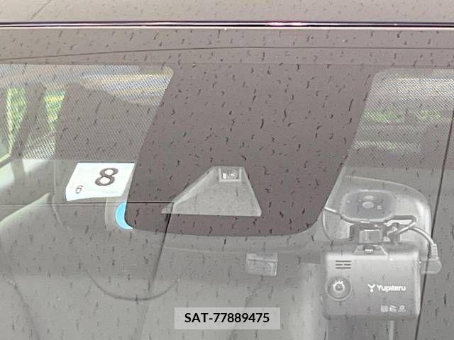 Toyota PRIUS 2021-08 282048-4