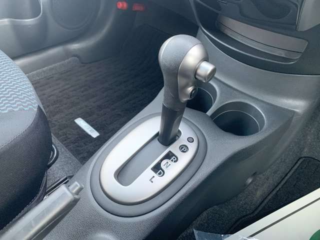 Nissan NOTE 2015-06 182581-9