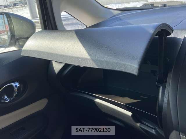 Nissan NOTE 2018-01 213481-12