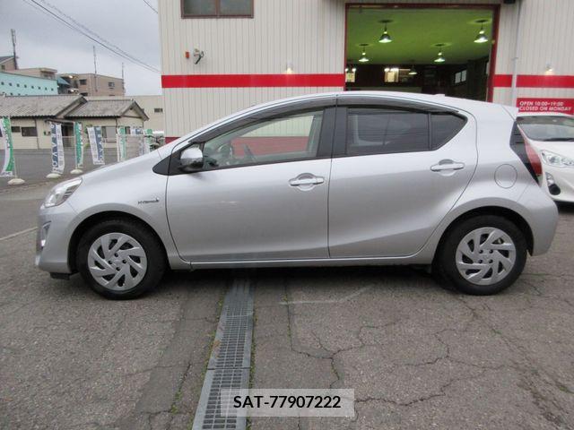 Toyota AQUA 2017-03 260595-6