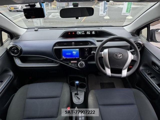 Toyota AQUA 2017-03 260595-14