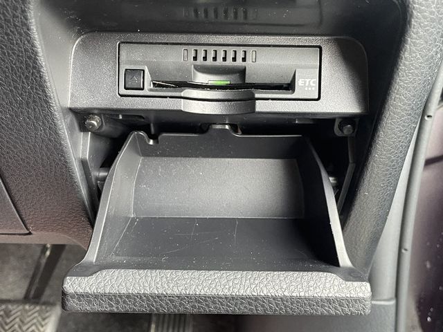 Toyota NOAH HYBRID 2019-12 190569-17
