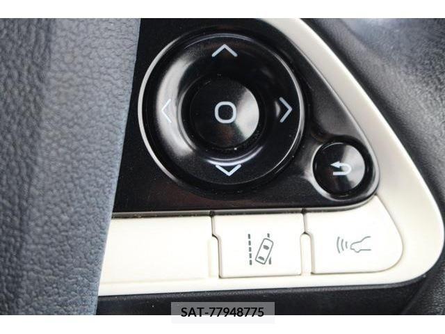 Toyota PRIUS 2016-09 338396-5