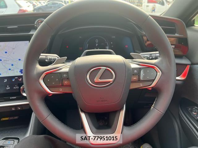 Lexus RZ 2023-06 320378-16
