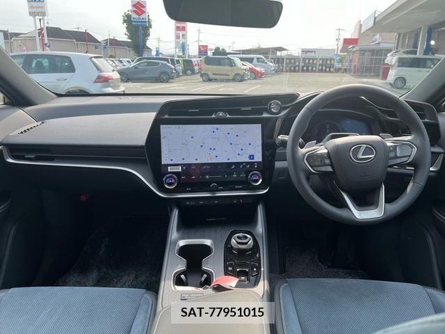 Lexus RZ 2023-06 320378-15