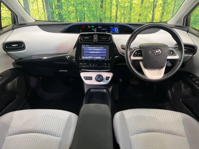 Toyota PRIUS 2016-01 18178-1