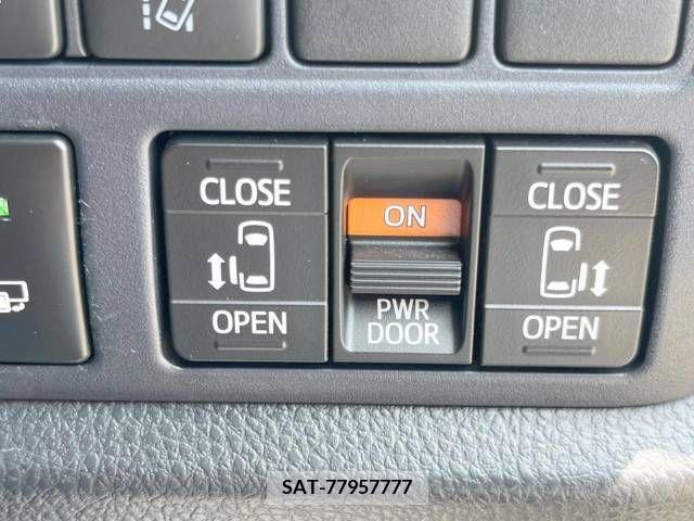 Toyota NOAH 2016-06 321491-4