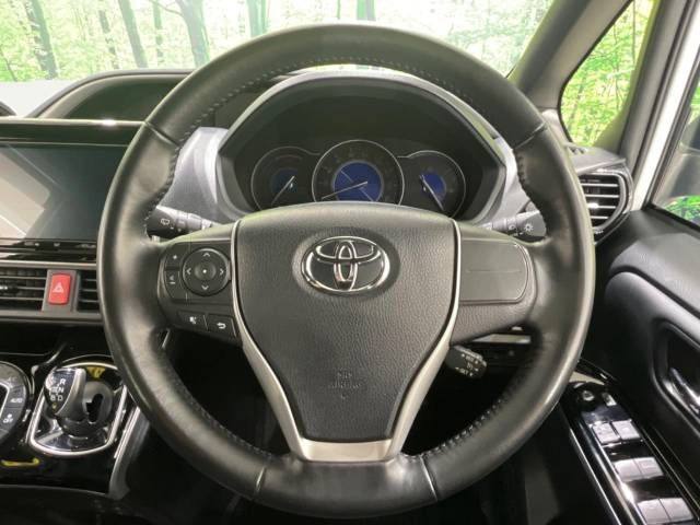 Toyota VOXY HYBRID 2021-04 190970-12
