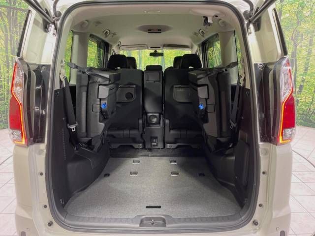 Nissan SERENA 2017-09 193314-11