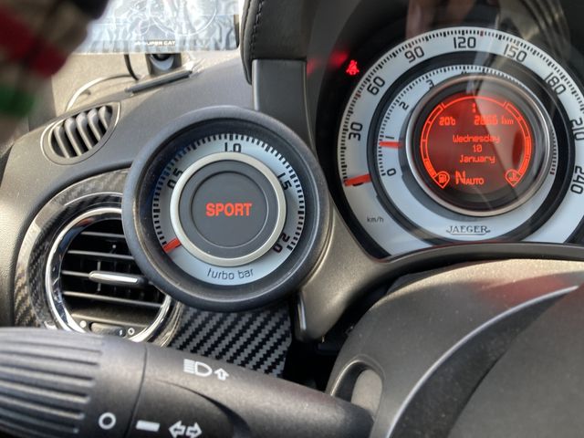 Abarth 695 2011-07 1490-21