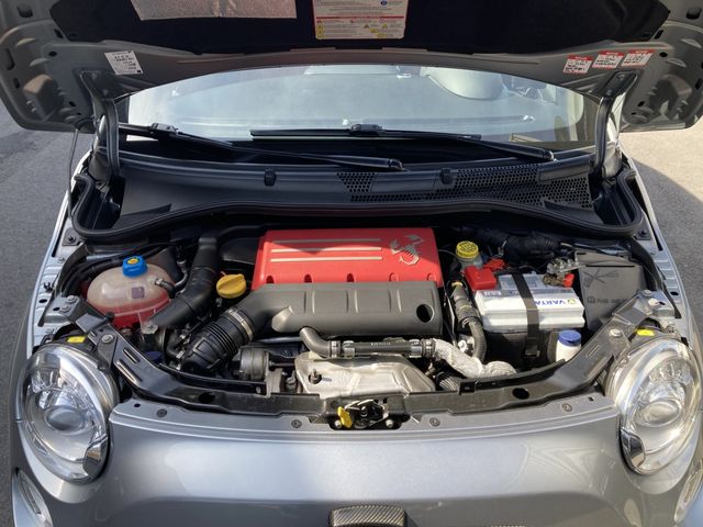 Abarth 695 2011-07 1490-29
