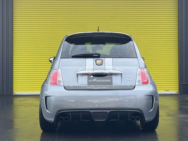 Abarth 695 2011-07 1490-6