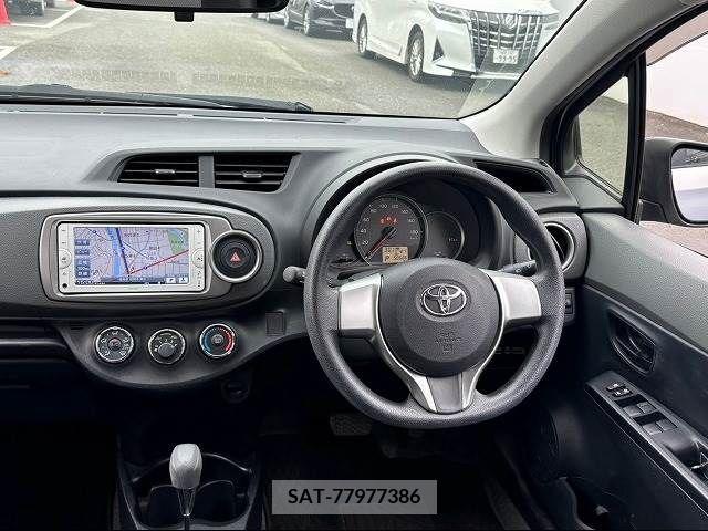 Toyota VITZ 2013-03 221452-1