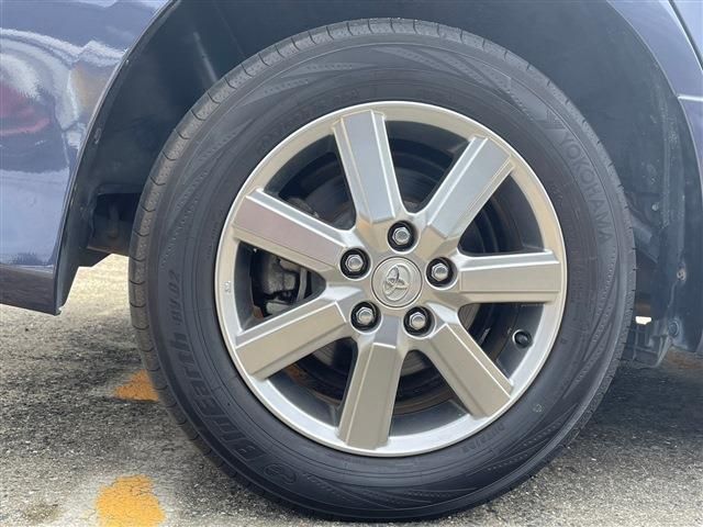 Toyota VOXY 2010-03 191236-10