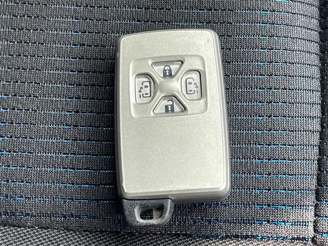 Toyota VOXY 2010-03 191236-23