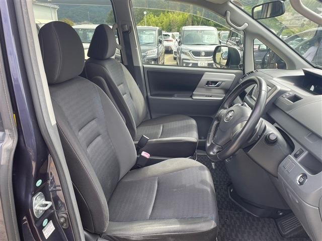 Toyota VOXY 2010-03 191236-22