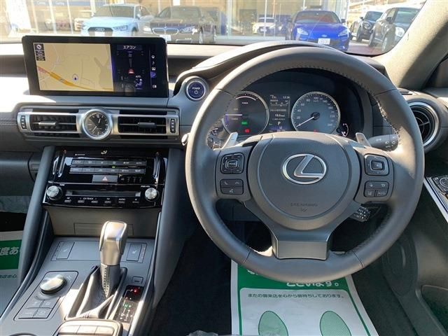 Lexus IS 2022-05 28525-23