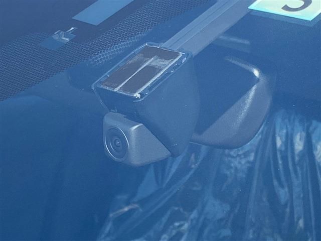 Lexus IS 2022-05 28525-16