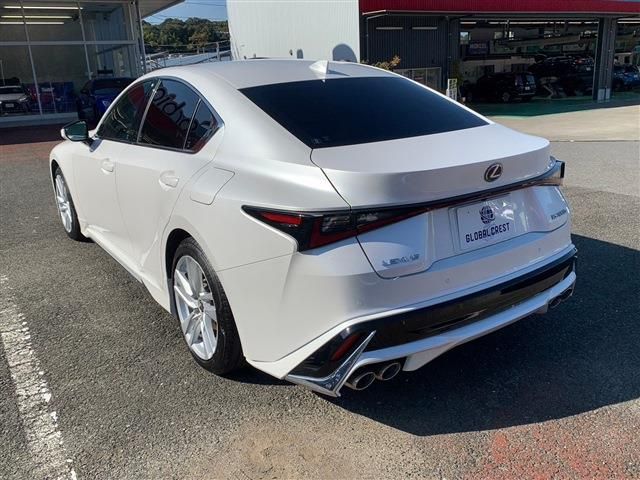 Lexus IS 2022-05 28525-8