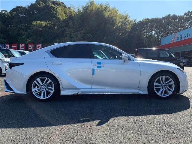 Lexus IS 2022-05 28525-12