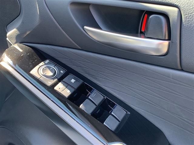 Lexus IS 2022-05 28525-19