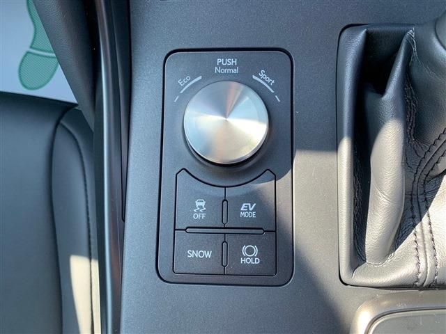 Lexus IS 2022-05 28525-29