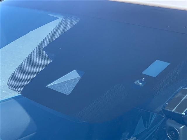 Lexus IS 2022-05 28525-15