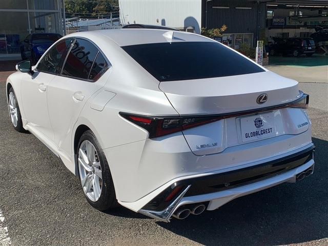 Lexus IS 2022-05 28525-11