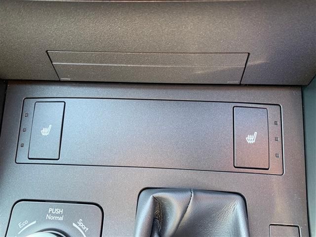 Lexus IS 2022-05 28525-28