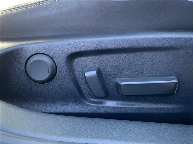 Lexus IS 2022-05 28525-21
