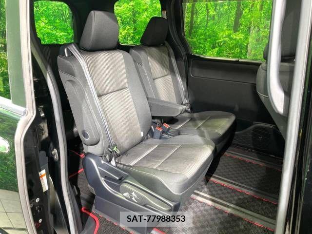 Toyota VOXY 2019-03 394980-9