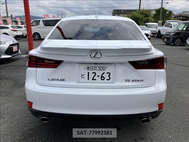 Lexus IS 2016-03 275752-15
