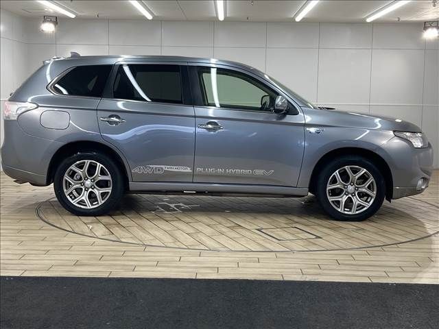 Mitsubishi OUTLANDER PHEV 2013-02 22713-16