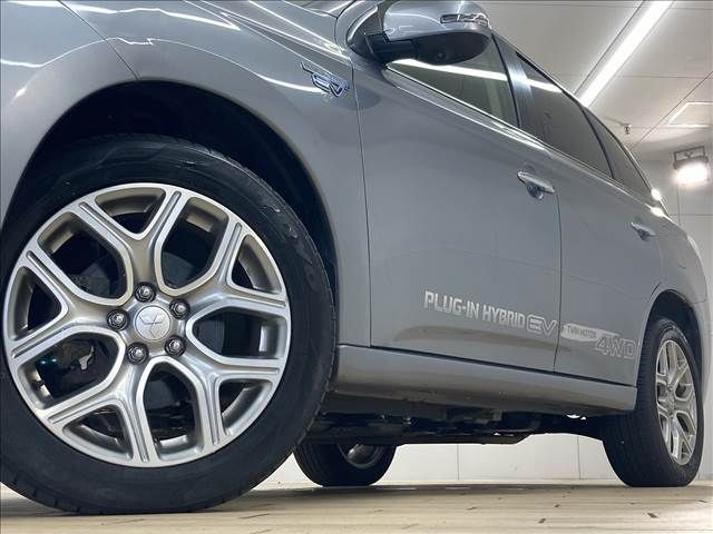 Mitsubishi OUTLANDER PHEV 2013-02 22713-19