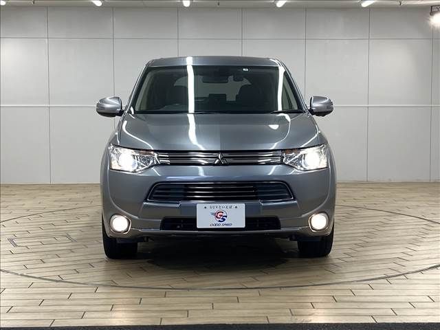 Mitsubishi OUTLANDER PHEV 2013-02 22713-2
