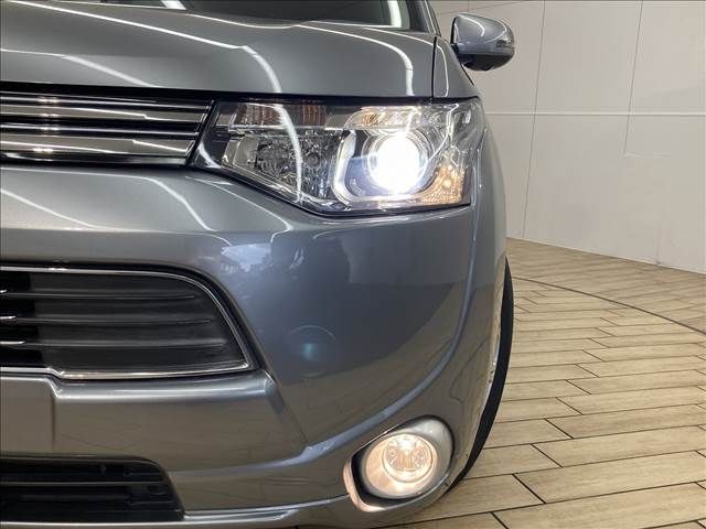 Mitsubishi OUTLANDER PHEV 2013-02 22713-18