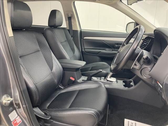 Mitsubishi OUTLANDER PHEV 2013-02 22713-11