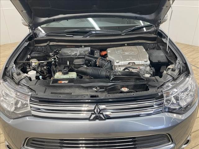 Mitsubishi OUTLANDER PHEV 2013-02 22713-17