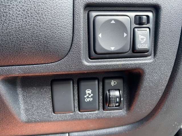 Nissan MARCH 2014-03 180839-14