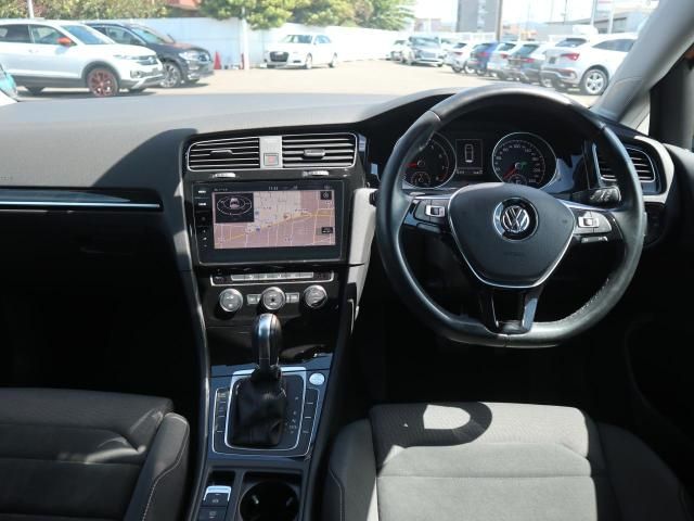 VolksWagen GOLF 2017-09 23478-15