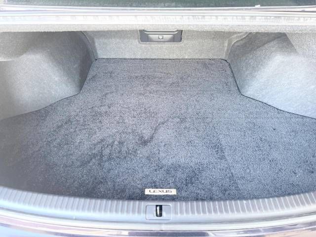 Lexus IS 2010-12 186428-10