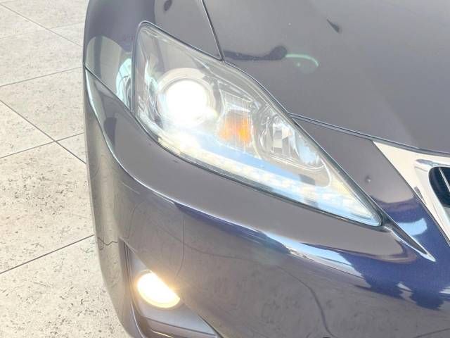 Lexus IS 2010-12 186428-12