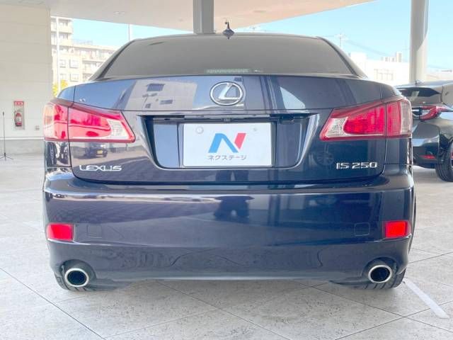 Lexus IS 2010-12 186428-15