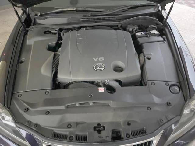 Lexus IS 2010-12 186428-18