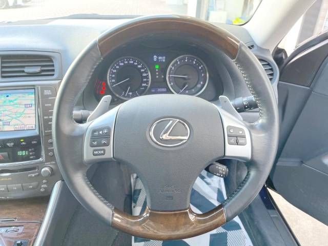Lexus IS 2010-12 186428-11