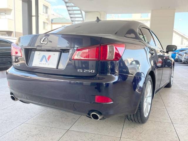 Lexus IS 2010-12 186428-17