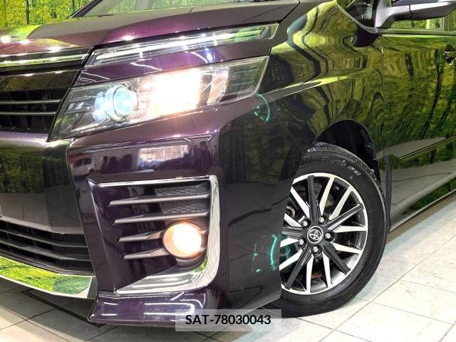 Toyota VOXY 2015-10 370403-12