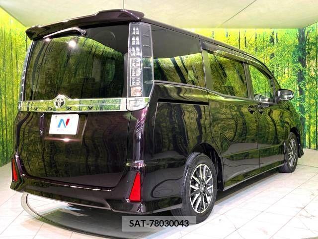 Toyota VOXY 2015-10 370403-17