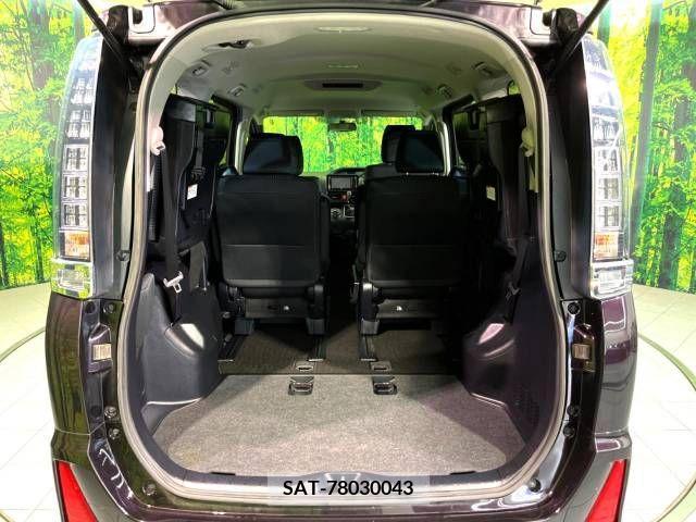 Toyota VOXY 2015-10 370403-10
