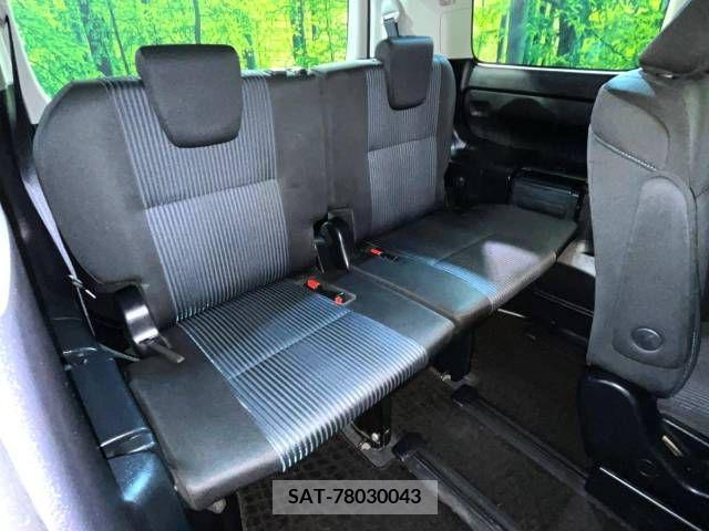 Toyota VOXY 2015-10 370403-9